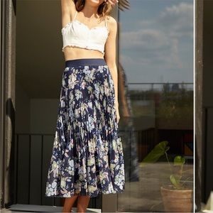 Aritzia Wilfred Twirl Skirt